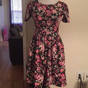 Beautiful LuLaRoe Amelia Dress!